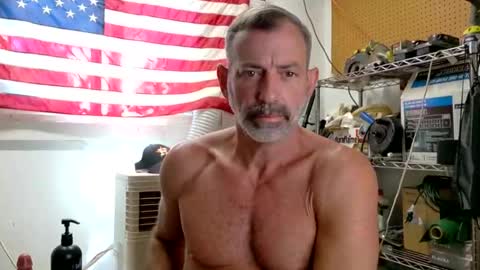 Snapshot of badnightwolf chatting on September 28, 6:39 pm Silver online show from September 28, 6:39 pm