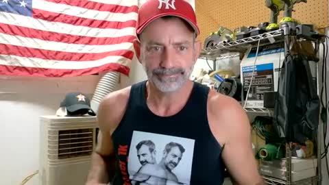 Snapshot of badnightwolf chatting on October 1, 3:43 am Silver online show from October 1, 3:43 am