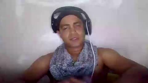 EMMA95 online show from February 1, 7:15 am