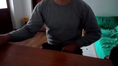 Snapshot of baiat_frumusel chatting on February 16, 1:27 pm baiat_frumusel online show from February 16, 1:27 pm