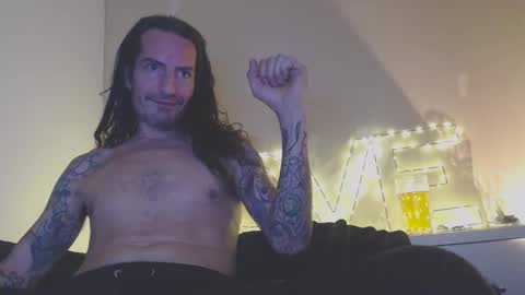 Bailey online show from March 10, 1:00 am