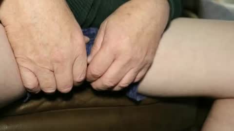 Snapshot of bald_bone chatting on October 28, 12:29 pm bald_bone online show from October 28, 12:29 pm