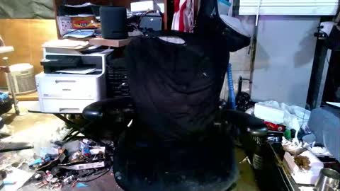 Snapshot of balddickstroking chatting on October 1, 10:52 am balddickstroking online show from October 1, 10:52 am