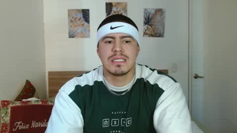 Snapshot of baltazardupont chatting on December 5, 1:49 pm Andres - online show from December 5, 1:49 pm