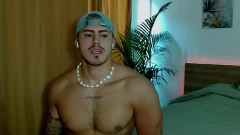 Snapshot of baltazardupont chatting on March 3, 12:43 pm Andres - online show from March 3, 12:43 pm