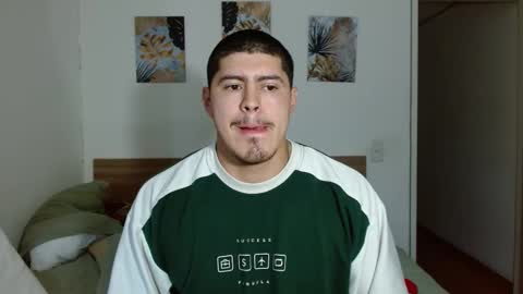 Snapshot of baltazardupont chatting on December 17, 12:00 pm Andres - online show from December 17, 12:00 pm
