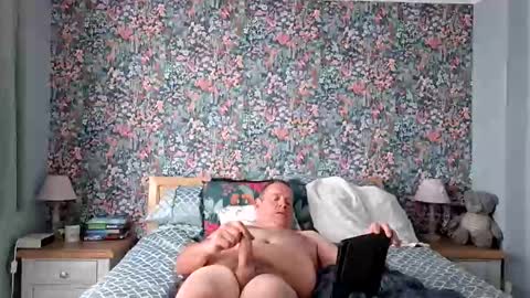 bambifuxmycock online show from May 6, 10:38 am