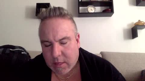 Snapshot of banana5289 chatting on March 10, 8:12 pm banana5289 online show from March 10, 8:12 pm