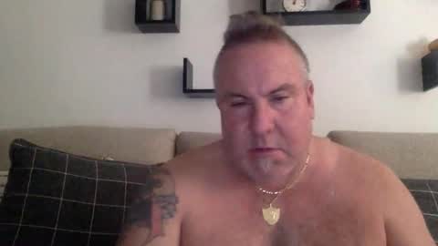 banana5289 online show from May 4, 7:15 pm