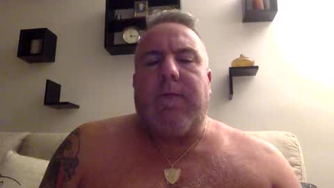 Snapshot of banana5289 chatting on December 18, 7:58 am banana5289 online show from December 18, 7:58 am