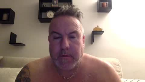 Snapshot of banana5289 chatting on March 8, 9:35 am banana5289 online show from March 8, 9:35 am