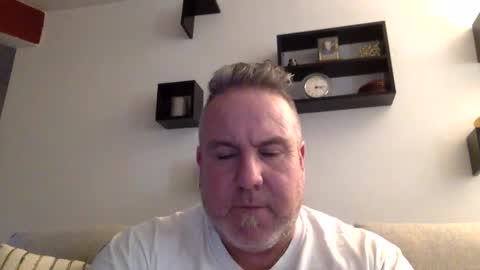 Snapshot of banana5289 chatting on February 5, 8:14 pm banana5289 online show from February 5, 8:14 pm