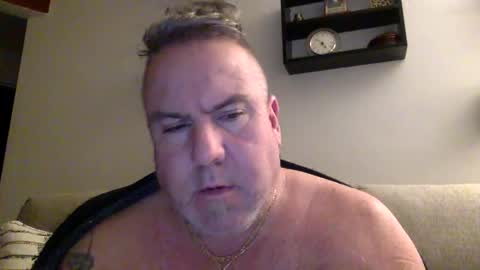 Snapshot of banana5289 chatting on February 2, 9:51 am banana5289 online show from February 2, 9:51 am