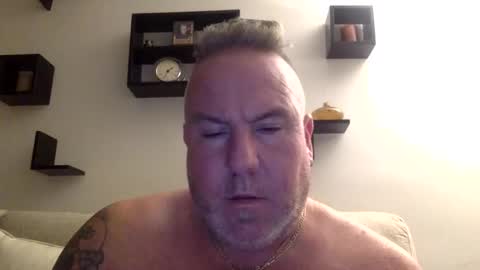 Snapshot of banana5289 chatting on December 8, 6:33 am banana5289 online show from December 8, 6:33 am