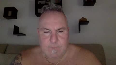 banana5289 online show from May 14, 9:02 pm
