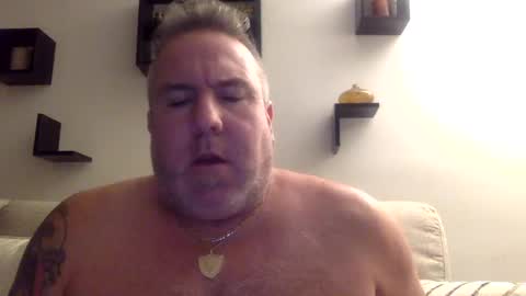 Snapshot of banana5289 chatting on February 15, 9:16 am banana5289 online show from February 15, 9:16 am