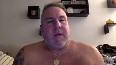 Snapshot of banana5289 chatting on February 3, 8:24 pm banana5289 online show from February 3, 8:24 pm