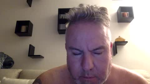 Snapshot of banana5289 chatting on February 7, 8:01 am banana5289 online show from February 7, 8:01 am
