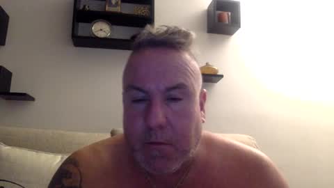 Snapshot of banana5289 chatting on December 6, 8:40 pm banana5289 online show from December 6, 8:40 pm