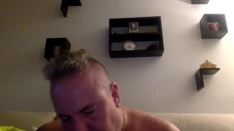 Snapshot of banana5289 chatting on September 10, 11:25 pm banana5289 online show from September 10, 11:25 pm