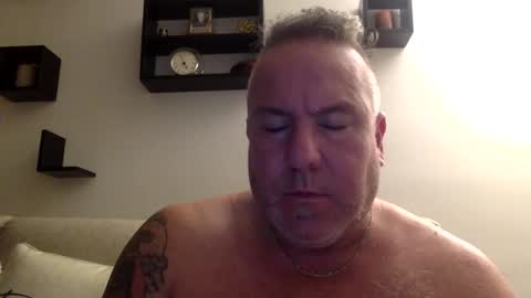 Snapshot of banana5289 chatting on December 15, 9:56 am banana5289 online show from December 15, 9:56 am