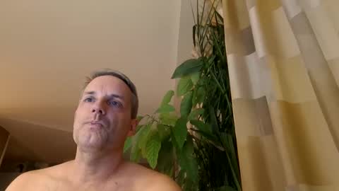 Snapshot of bananasplit1900 chatting on October 11, 6:56 pm bananasplit1900 online show from October 11, 6:56 pm