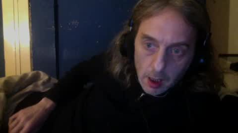 Snapshot of bangintoleather chatting on January 13, 2:28 am bangintoleather online show from January 13, 2:28 am