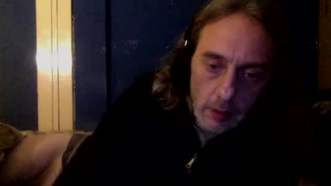 Snapshot of bangintoleather chatting on December 6, 3:08 am bangintoleather online show from December 6, 3:08 am
