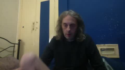 Snapshot of bangintoleather chatting on December 28, 2:33 am bangintoleather online show from December 28, 2:33 am