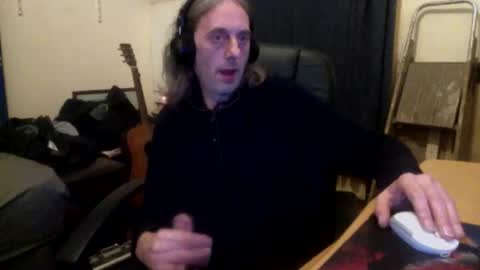 Snapshot of bangintoleather chatting on October 18, 2:38 am bangintoleather online show from October 18, 2:38 am