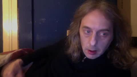 Snapshot of bangintoleather chatting on February 17, 2:31 am bangintoleather online show from February 17, 2:31 am