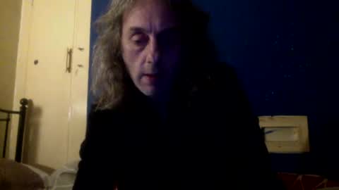 Snapshot of bangintoleather chatting on March 6, 2:51 am bangintoleather online show from March 6, 2:51 am