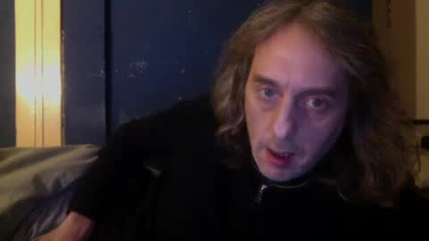Snapshot of bangintoleather chatting on January 7, 1:50 am bangintoleather online show from January 7, 1:50 am