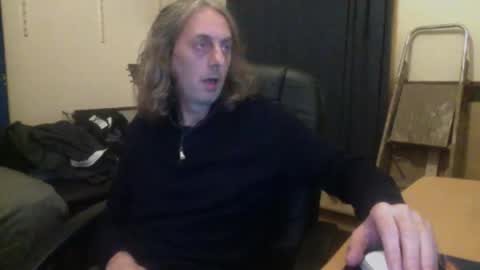 Snapshot of bangintoleather chatting on November 1, 3:21 am bangintoleather online show from November 1, 3:21 am