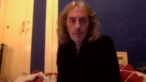 Snapshot of bangintoleather chatting on December 5, 2:53 am bangintoleather online show from December 5, 2:53 am