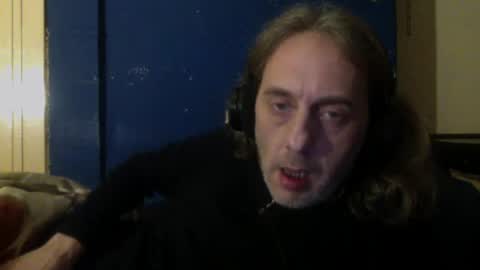 Snapshot of bangintoleather chatting on February 24, 2:30 am bangintoleather online show from February 24, 2:30 am