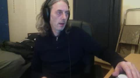 Snapshot of bangintoleather chatting on November 2, 3:22 am bangintoleather online show from November 2, 3:22 am