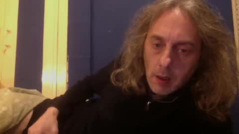 Snapshot of bangintoleather chatting on March 9, 3:23 am bangintoleather online show from March 9, 3:23 am
