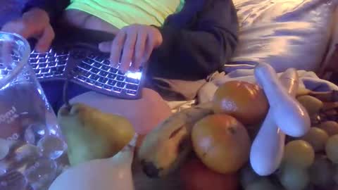 barebearstudio online show from March 22, 8:30 am