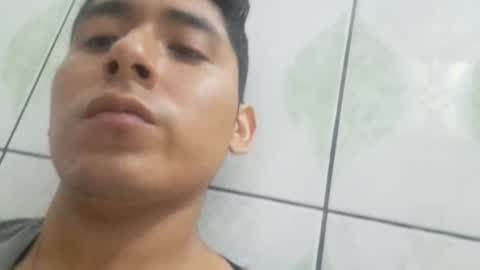 Snapshot of basic2001 chatting on December 12, 10:31 pm Marcos online show from December 12, 10:31 pm