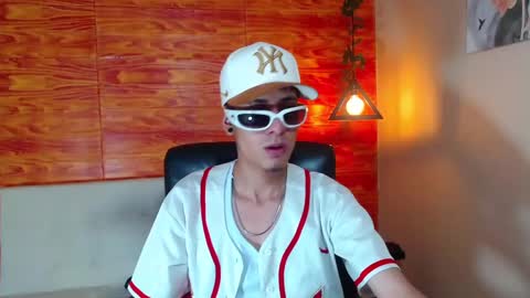 Bastian online show from February 20, 2:40 am