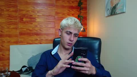Bastian online show from December 12, 2:37 am