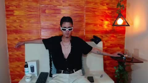 Bastian online show from March 12, 3:02 am