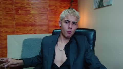 Bastian online show from December 12, 11:47 pm
