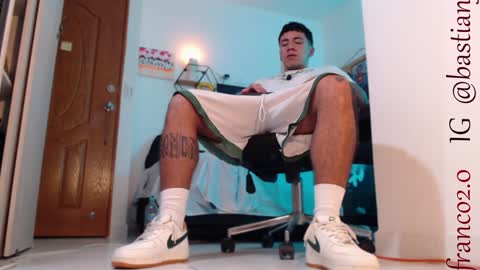 Snapshot of bastian_franco01 chatting on December 19, 4:34 am Bastian Independent Model online show from December 19, 4:34 am