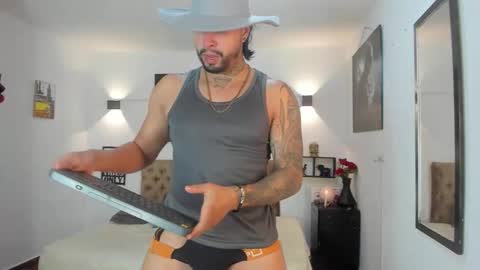 Snapshot of bastian_jones1 chatting on September 20, 5:29 am bastian_jones1 online show from September 20, 5:29 am