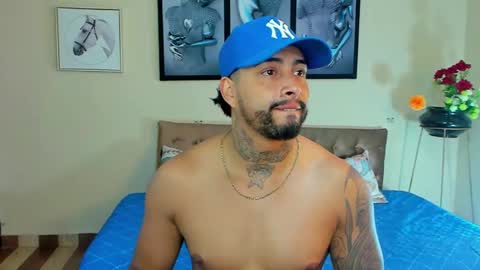 Snapshot of bastian_jones1 chatting on January 26, 1:09 am bastian_jones1 online show from January 26, 1:09 am