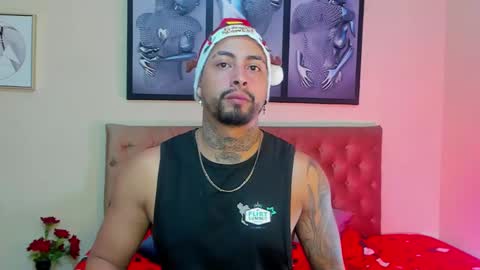 Snapshot of bastian_jones1 chatting on December 24, 11:00 pm bastian_jones1 online show from December 24, 11:00 pm