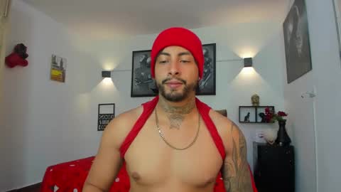Snapshot of bastian_jones1 chatting on September 9, 1:49 am bastian_jones1 online show from September 9, 1:49 am