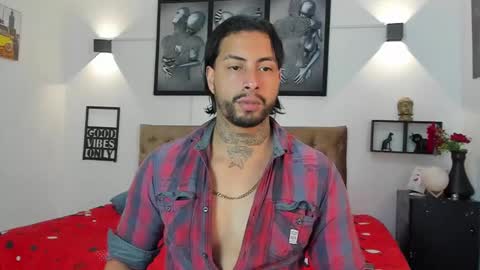 Snapshot of bastian_jones1 chatting on September 11, 8:19 pm bastian_jones1 online show from September 11, 8:19 pm